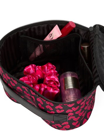 Косметичка Train Case Bag Black Grounded Heart