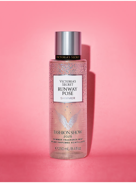 Лимитированный спрей Runway Pose Shimmer Fragrance Mist