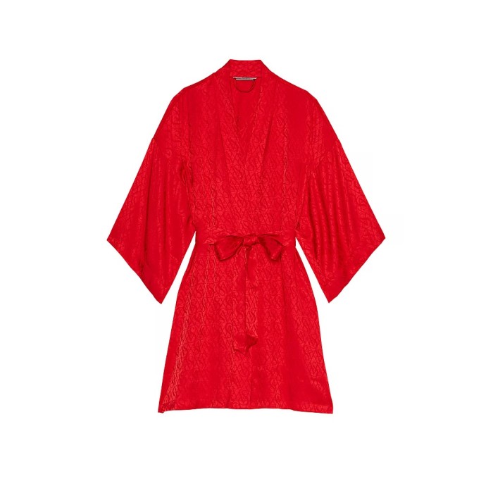 Халат The Tour '23 Icon Satin Robe Lipstick Red