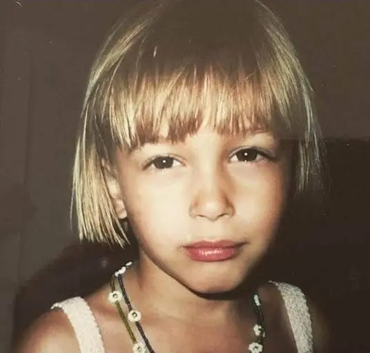 Темекісі бар орыс шлюха ақша үшін сперманы жұтады Омбыдағы ең арзан жезөкшелер