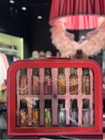 Подарунковий набір Ultimate 12-Piece Discovery Gift Set ft. 4 Archive Scents