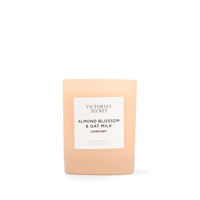 Свеча Candle Almond Blossom & Oat Milk COMFORT