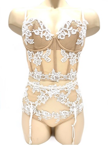 Балконет Victoria's Secret Beige Lace Bra/Garter/Panty