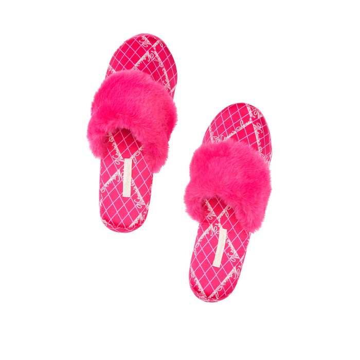 Домашні капці Victoria's Secret Signature Satin Slipper Fuchsia