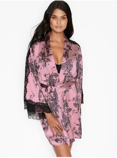 Халат Victoria's Secret Pink Lace Satin Robe Etched Roses