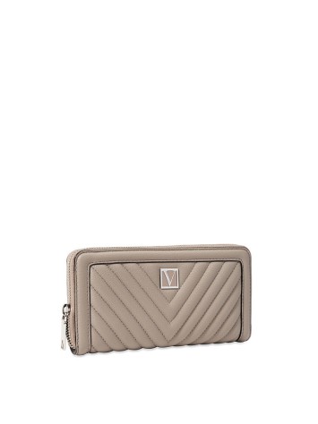 Гаманець Victoria's Secret The Victoria Wallet V-Quilt Velvet Musk